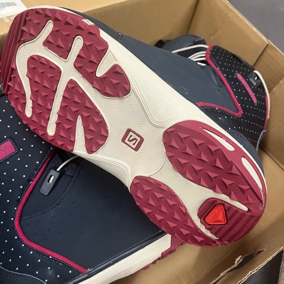 Brand new with Box Salomon snowboard boots - Picture 4 of 5
